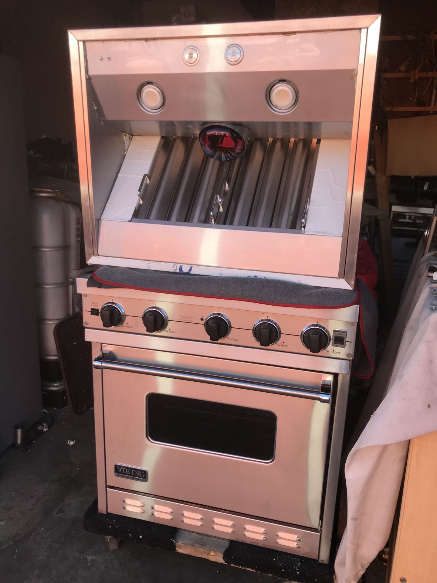 Viking Range Gods& Fridge 