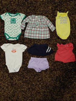 Lot of baby girl clothes 0-3 month