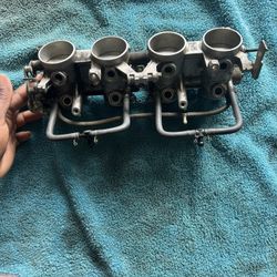 2006 Gsxr 600 Throttle Body And Evap Canister 