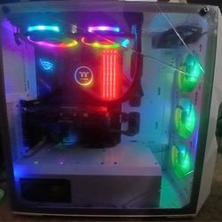 White Gaming PC