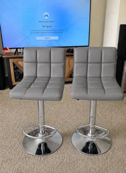 2 Adjustable hydraulic bar stools