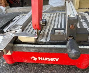 Husky Tiles cutter