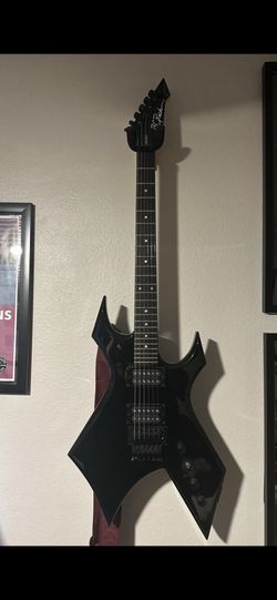 Stranger things “Eddie” BC RICH NJ WARLOCK GUITAR 1 Of 2000
