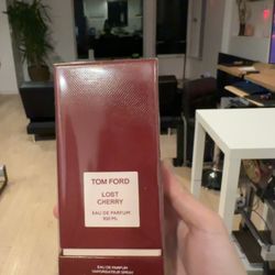TOM FORD perfume