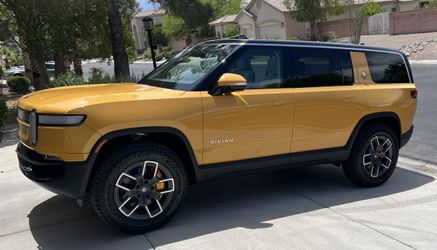 Rivian R1S - Quad Motor Launch Edition