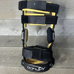 Donjoy Defiance 3 OA Custom Left Knee Brace Black Matte Adult With Drop Lock