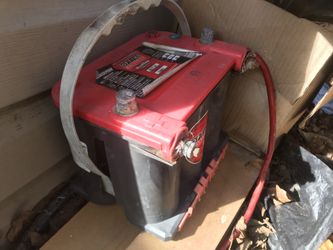 Batería óptima muy buena tiene poca carga solo necesita cargarla bien