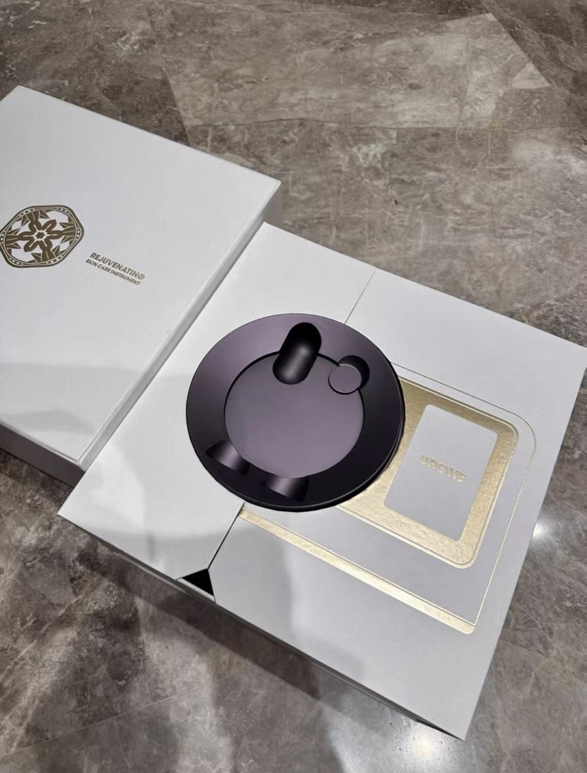 Japanese imported brand Rokkado Rejuvenating Skin Care Device 3.0, color: purple, product model: URONE.