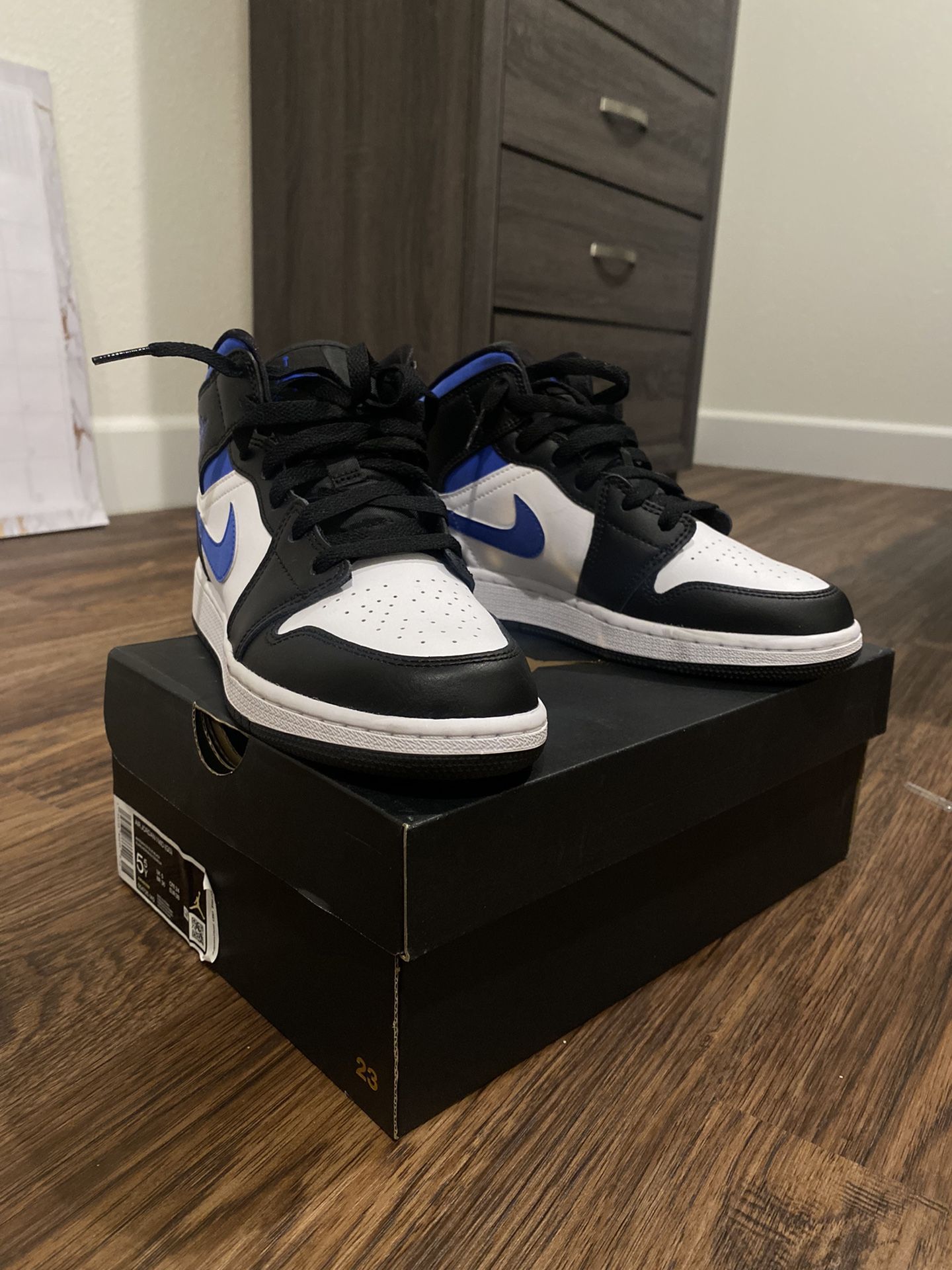 Air Jordans 1 MID GS
