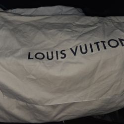 GUCCI AND LOUIS VUITTON DUST BAG
