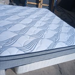 Serta king pillowtop mattress and box spring