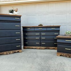 Bedroom dresser set