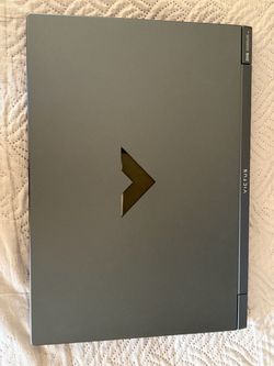 HP Victus Gaming Laptop + Xbox Controller