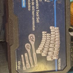 44 Mechanic Tools Set
