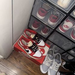 Chicago Split And Neutral Grey Dunk Low Size 9.5 Men