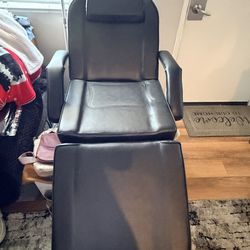 Electric Reclining Spa / Massage Chair – Very Clean – Fully Functional