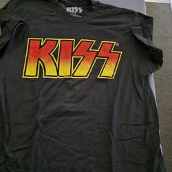 KISS Logo Shirt In Excellent Condition 