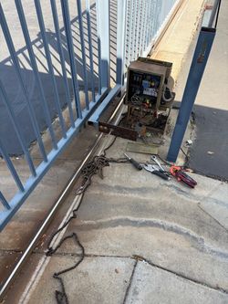 Sliding or swing electric gate slow or noisy? I handle all movement problems