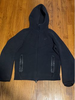Black Nike tech
