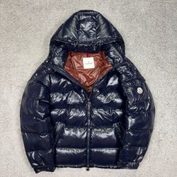 Moncler Maya jacket men size 6 in hand