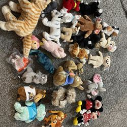HUGE VINTAGE STUFFED ANIMAL COLLECTION 