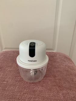 Portable mini veggie chopper