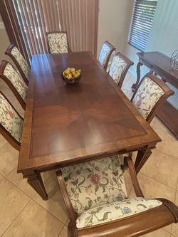 Ethan Allen Dining Table with 8 Chairs