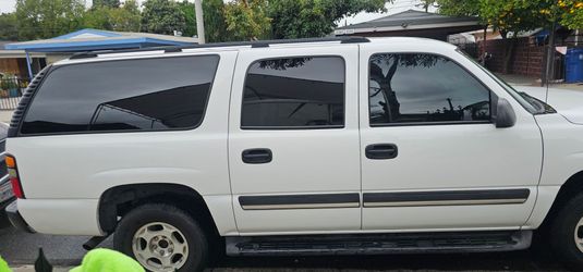 Suburban  2004