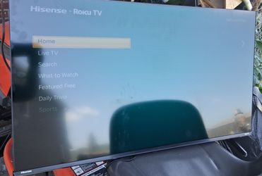 40 inch roku tv. Has remote