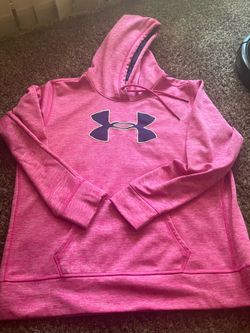 Woman’s size large under armour pull over