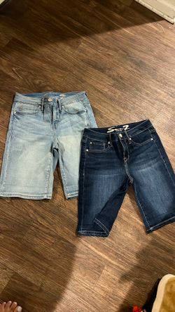 Women short size 4