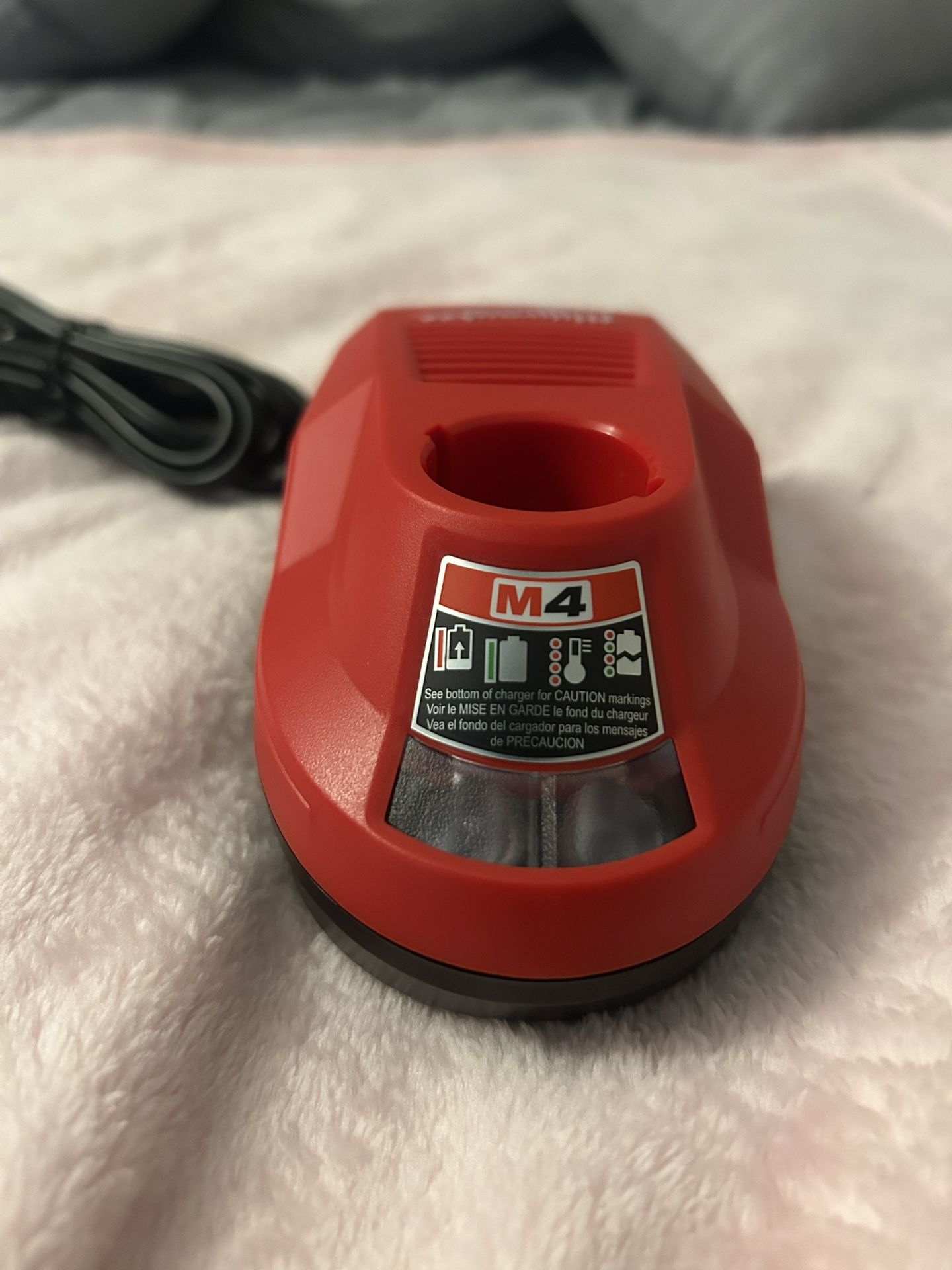 Milwaukee M4 Charger