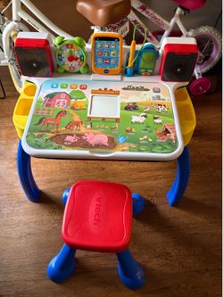 VTech Explore & Write Deluxe Activity Desk