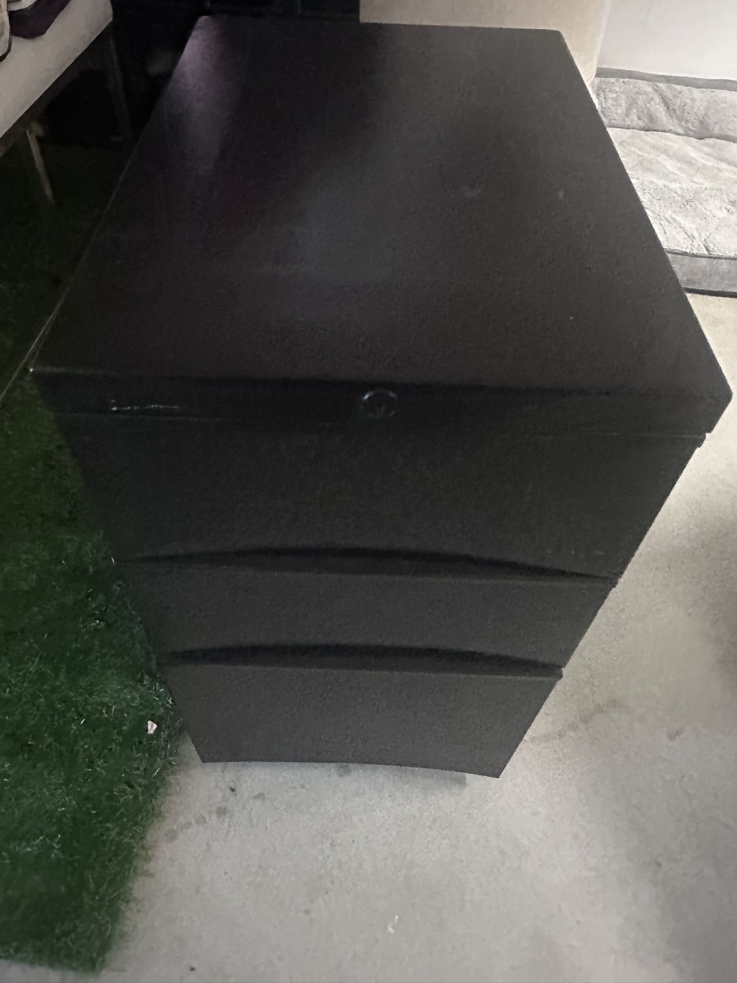FREE Metal filing cabinet