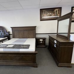 4PC King Bedroom Set 🪵 Solid Wood 🪵 