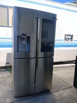 Refrigerador con pantalla táctil