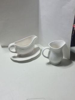 White Ceramic Gravy Boat and Creamer Set