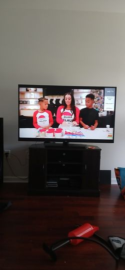 55 Inch LG T.v/ T.v Mount 