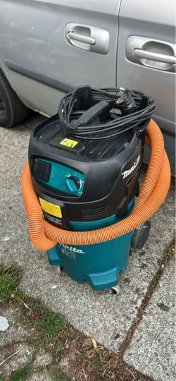 Makita Wet/Dry Vacuum Shop Vac