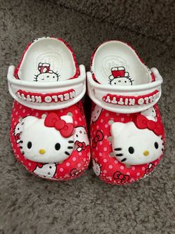 Toddler hello kitty crocs size 5