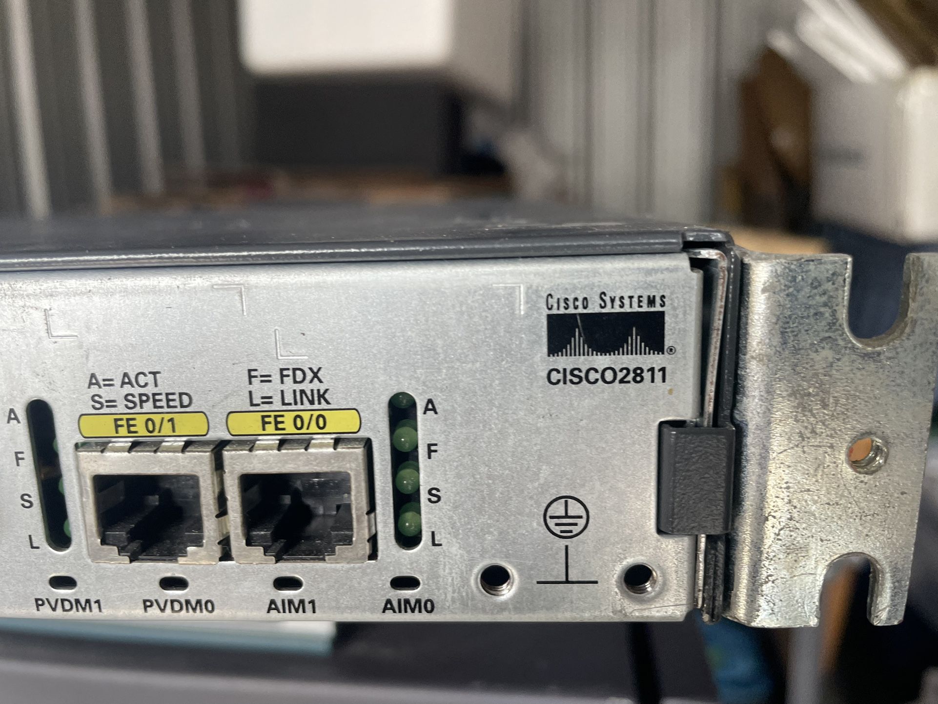 CISCO 2800 Series Cisco 2811 Integrated Services Router w/128MB Compact Flash
