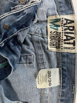 ARIAT M7 Jeans