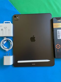 Apple IPad Pro 13”  (M4 chip /OLED display/ 2024 model) 256GB with keyboard, pen & Accessories