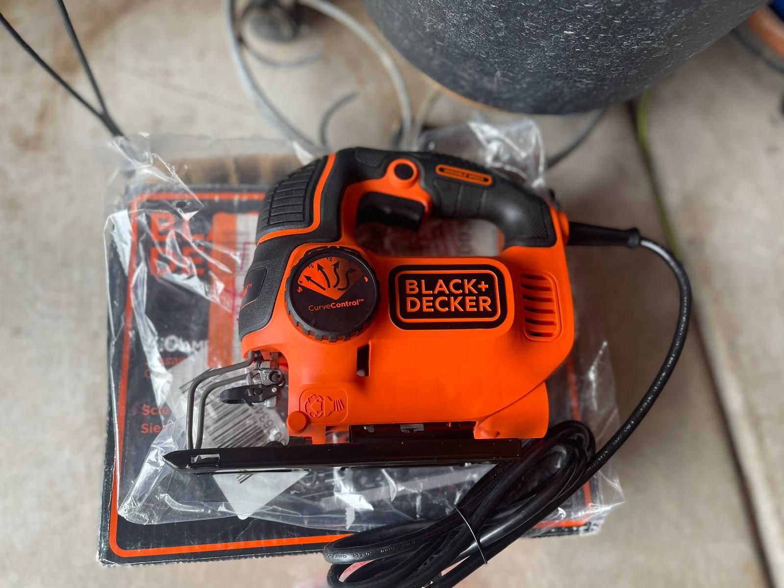 BLACK+DECKER 5 Amp Jig Saw with Curve Control