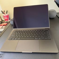 MacBook Pro M4 Pro 14 “ 24GB RAM 512 GB Storage - Space Black
