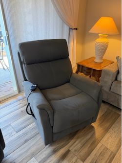 Living Spaces Charcoal Power Lift Recliner W/Usb