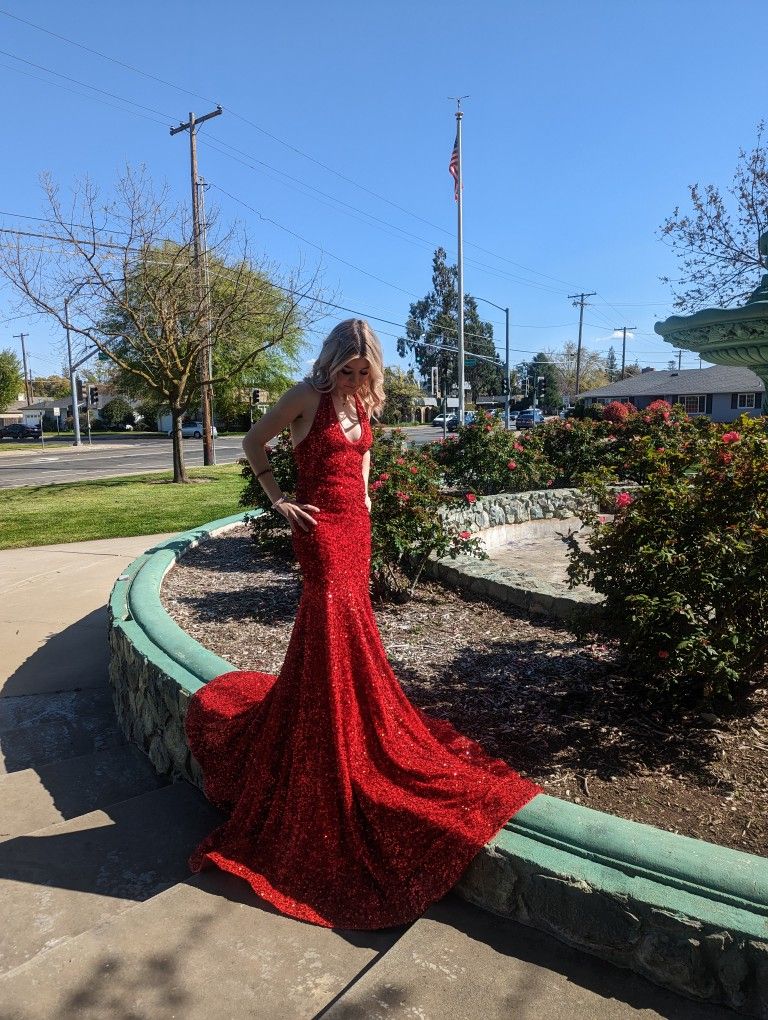 BEAUTIFUL Red Sequined Dress