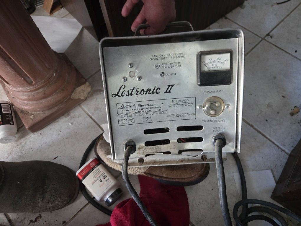 GOLF CART BATTERY CHARGER