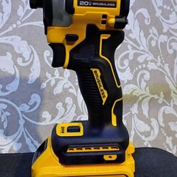 Out Of Box DeWalt 20v Atomic 1/4 Impact Dcf 850 And 5amp Batt.