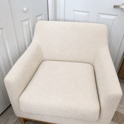 Set of 2 White Armrest Chair 